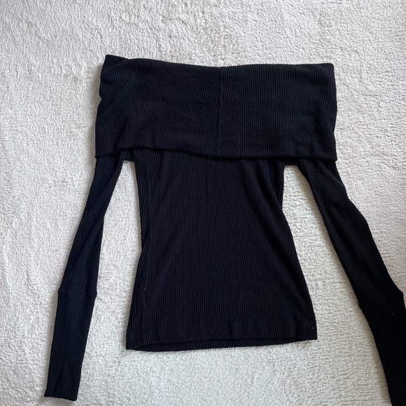 Free People Off-Shoulder Long-Sleeve Sweater (Size Small) - Picture 3 of 4